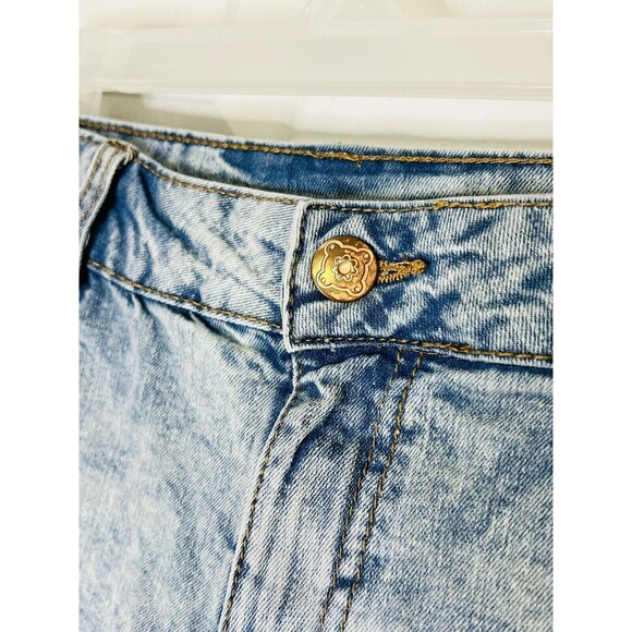 Esmara Shorts Womens Size US 34 Denim Jean Cuffed Hem Medium Rise Distressed - Picture 3 of 6